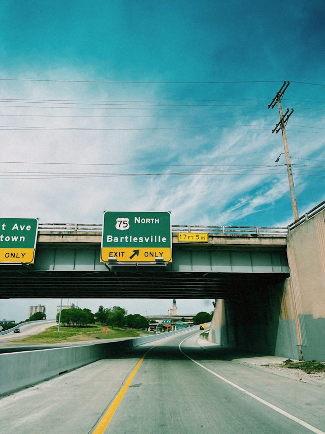 Read more about the article How the Hidden Dangers of On-Ramps & Off-Ramps Cause Traffic Crashes